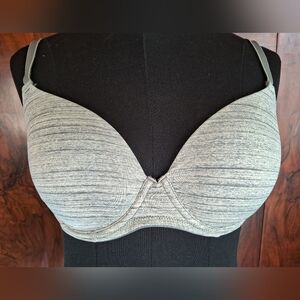 Victoria Secret - Wear Everywhere Push Up Bra 32DD